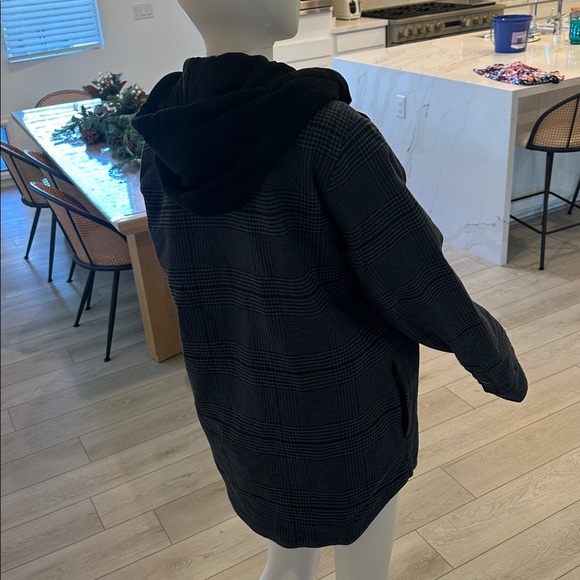 Volcom Navy Plaid winter snow Jacket - Picture 3 of 13